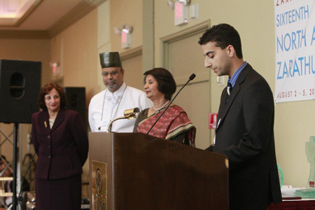 423470_457932810904205_2031991592_n