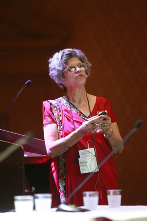 578886_458167050880781_518467809_n